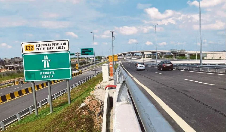 Penswastaan Lebuhraya Pesisiran Pantai Barat (West Coast Expressway - WCE) (Banting-Taiping)